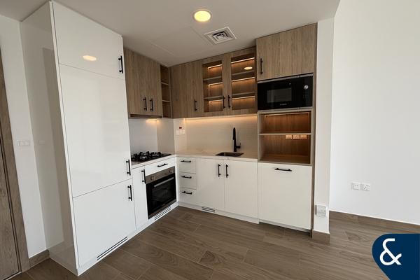 One Bedroom | Built-In Appliances | Spacious