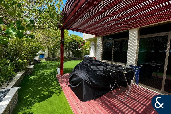 Upgraded | Corner Villa | Available 25th Aug
