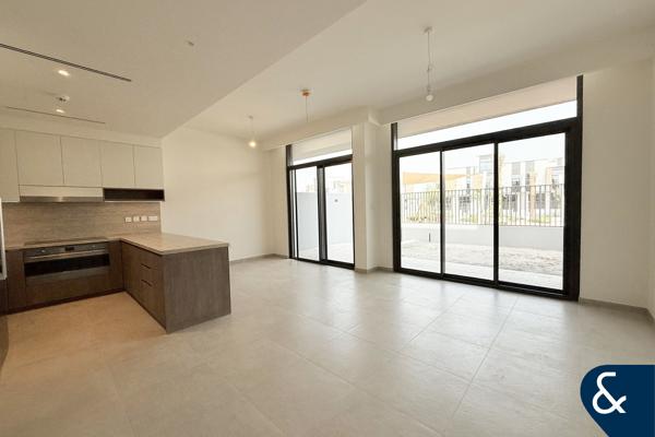 Park-Facing | Single Row | 3+ Bed maids