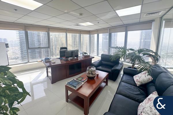 Fully Furnished | Vacant | Lake Views