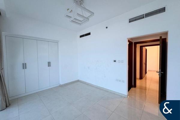 Full Canal view/ Vacant/ Modern Living