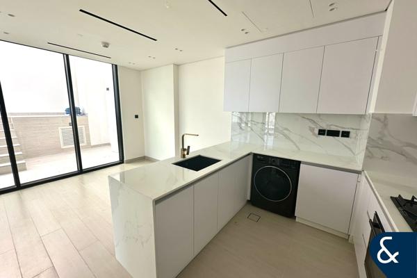 Private Pool | High Floor | Large Layout