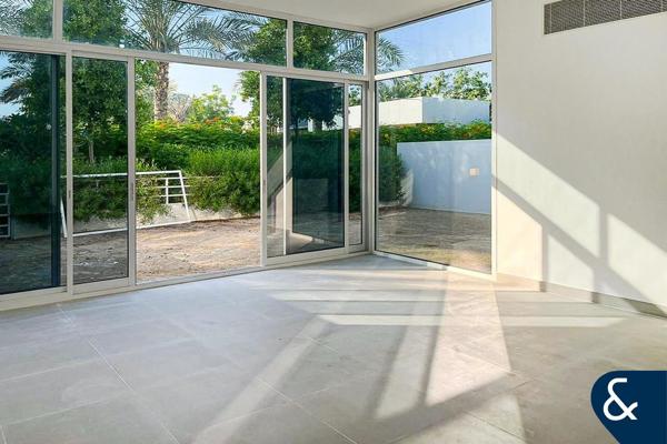 4 BED | SEMI DETACHED | VACANT | POOL BACKING