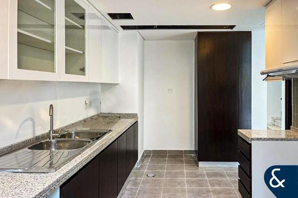 4 BED | VACANT ON TRANSFER | POOL BACKING