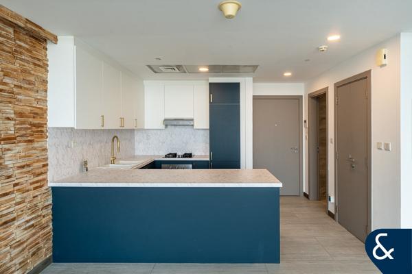 Upgraded | HIgh Floor | Corner Unit | 1Bed