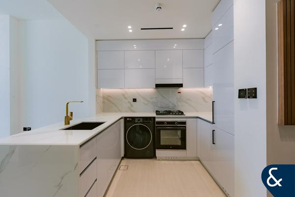 BRAND NEW | UNFURNISHED | PARK VIEW