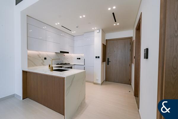 BRAND NEW | UNFURNISHED | PARK VIEW