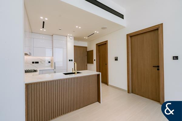 BRAND NEW | UNFURNISHED | PARK VIEW