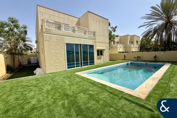 New Villa / Vacant / 5 En-Suite Bedrooms