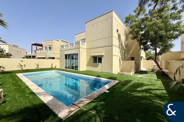 New Villa / Vacant / 5 En-Suite Bedrooms