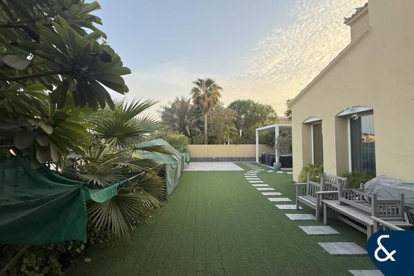 Lake View | Extended | Landscaped Garden