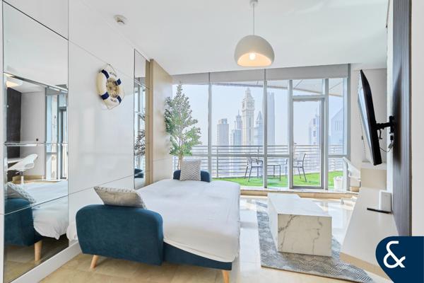 Studio | Upgraded | Furnished | Vacant
