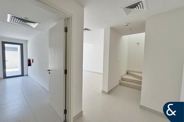 Semi Detached | Vacant | Closed Kitchen