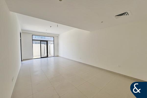 Semi Detached | Vacant | Closed Kitchen