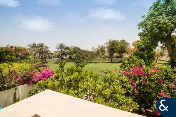 VACANT 4E | POOL AND PARK VIEWS | SPRINGS 1