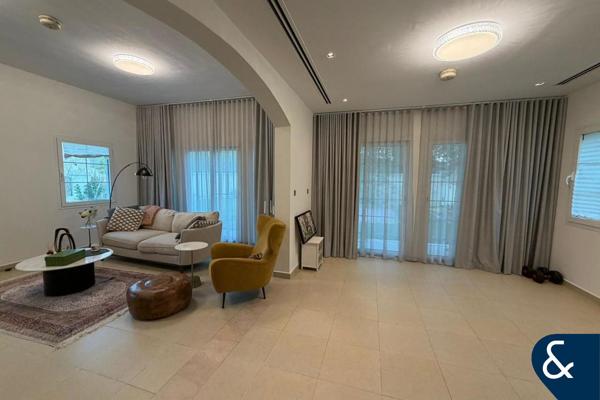 Corner plot | Vacant | Call to view !