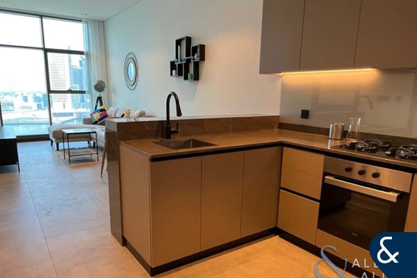 One Bedroom | Vacant on Transfer | Canal View