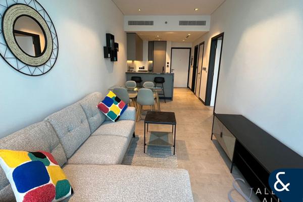 One Bedroom | Vacant on Transfer | Canal View