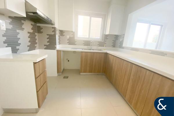 Near Park | Single Row | Vacant | Vastu