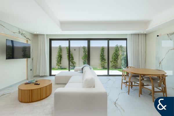 Large Corner Plot | Vacant | Furnished