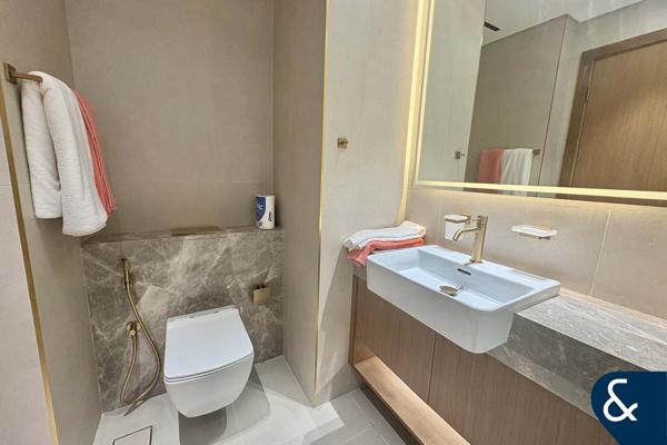 Luxurious | Full Canal View | Mid Floor