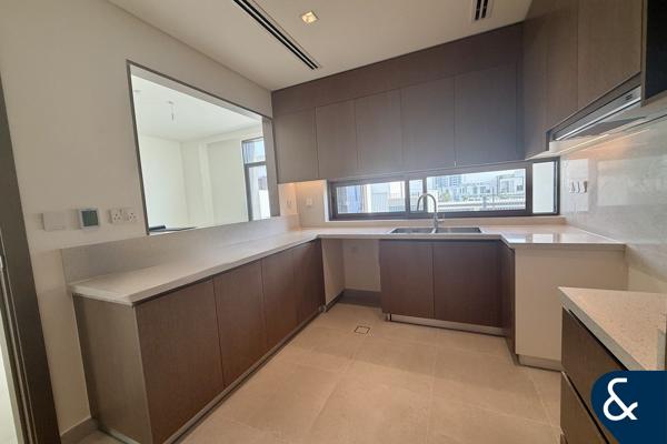 4 bed | Smart home | Close to Pool.