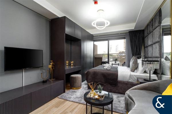 Studio | Upgraded & Furnished | VOT