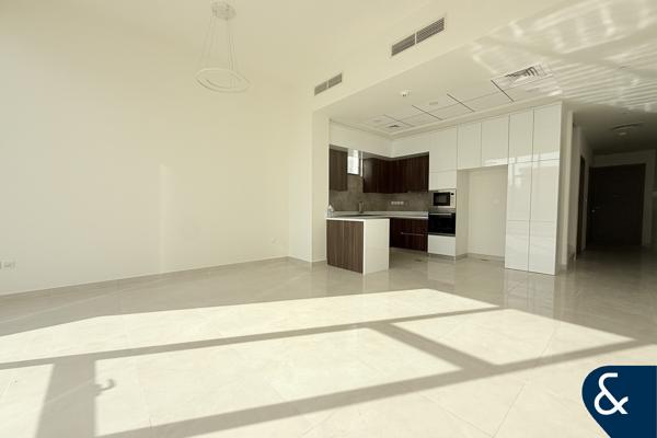 Upgraded | Spacious | End Unit | 4 Bedroom