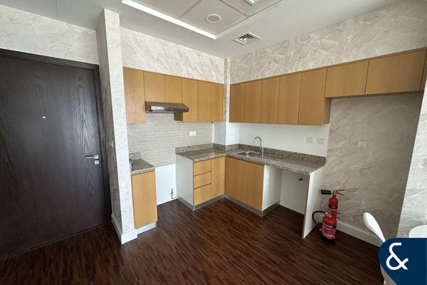 Upgraded | Vacant On Transfer | Furnished