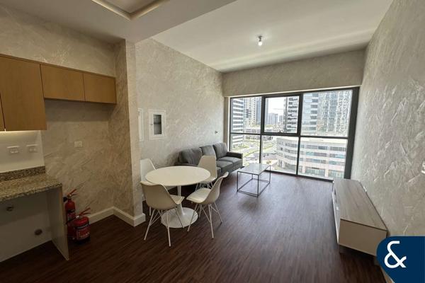 Upgraded | Vacant On Transfer | Furnished