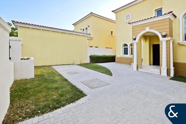 3 Bed Legacy | 7.3k Plot | Single Row | VOT