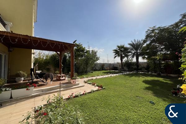 DEAL! | 3 Bed | 7.3k Plot | Single Row