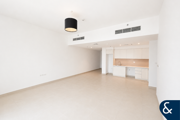 2 bedroom l Sea & Burj Views | Vacant