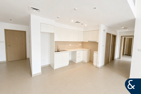 2 bedroom l Sea & Burj Views | Vacant