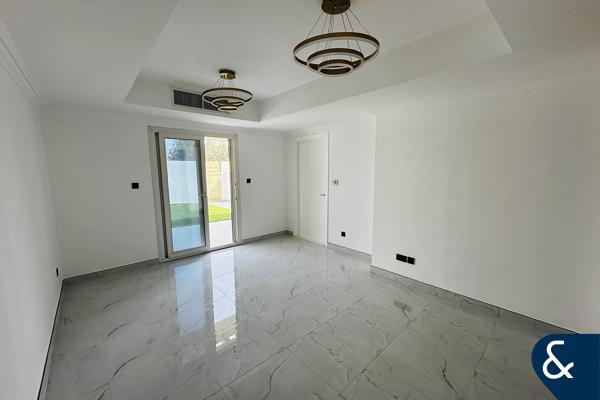 Upgraded | Vacant | Opposite Park and Pool