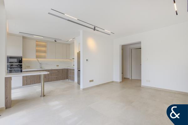 Full Upgraded | 3bed | Opposite Park & Pool