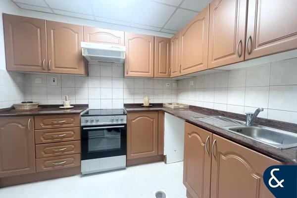 VACANT | FURNISHED | LARGE LAYOUT | MARINA
