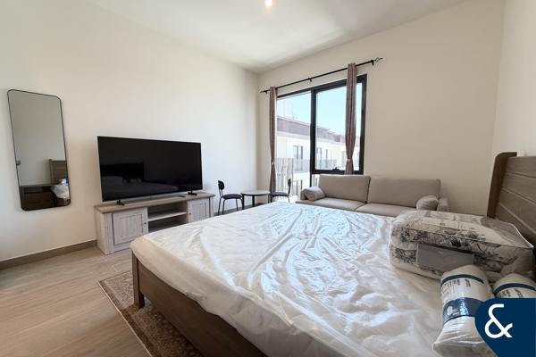 Studio | Pool view | Furnished | Vacant now