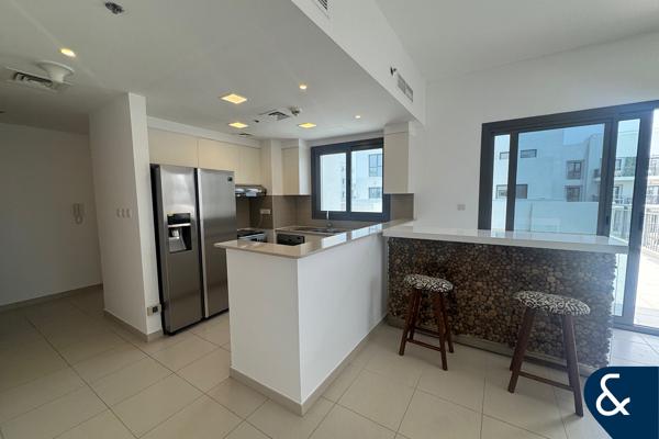 Private Terrace| 2 Parking Spaces|Pool Views