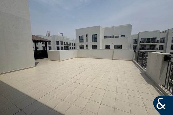 Private Terrace| 2 Parking Spaces|Pool Views