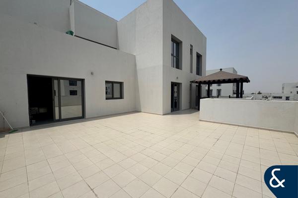 Private Terrace| 2 Parking Spaces|Pool Views