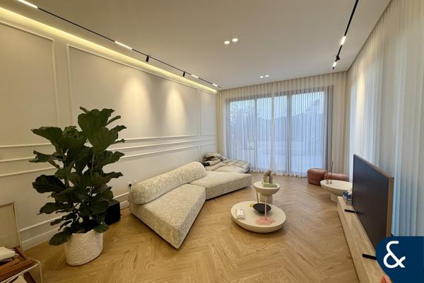 FULLY CUSTOMISED | 3 BEDROOM | VACANT