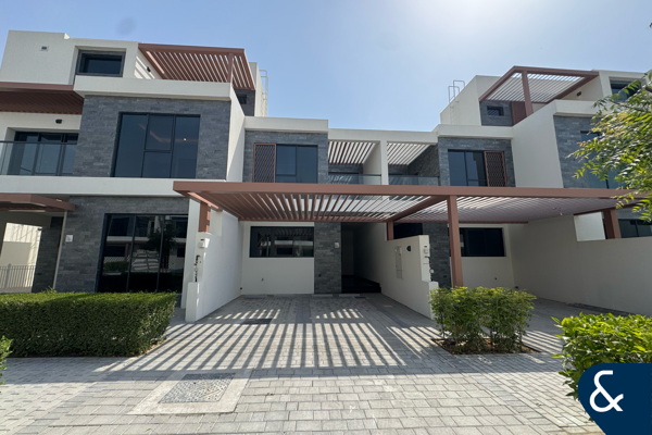 Single Row | Golf Views | Vacant | 4 Bed