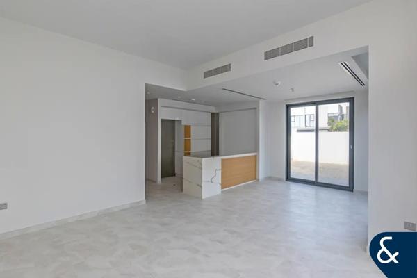 Immaculate 4br | Type 4 End Unit | La Rosa 6