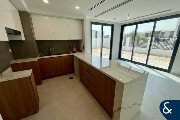 Immaculate 4br | Type 4 End Unit | La Rosa 6
