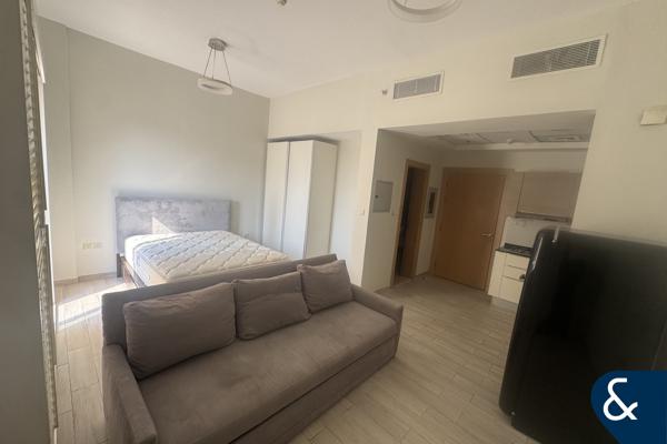 Modern Studio | Balcony | Furnished