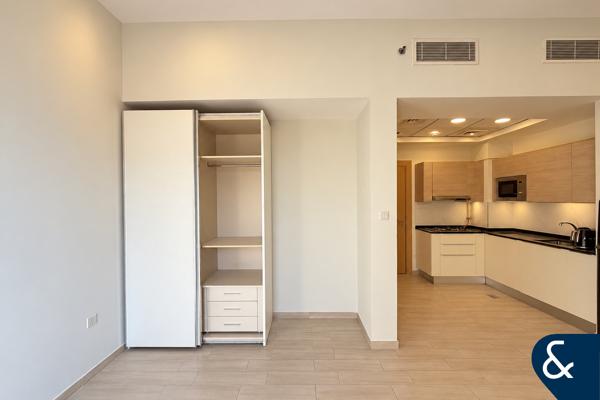 Unfurnished | Modern Studio | Balcony