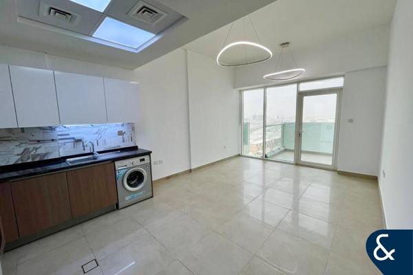 1 Bed | V.O.T | High Floor | Villa View
