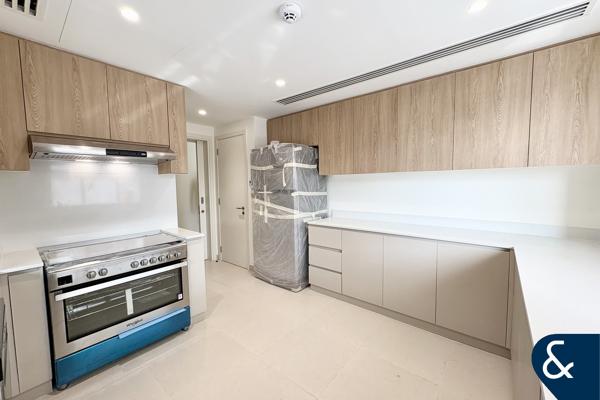Mortgageable | Beachfront Living | Genuine