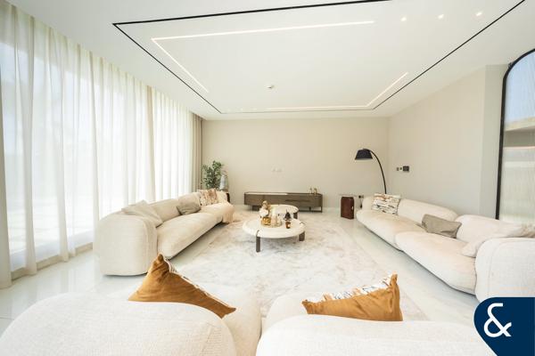 BRAND NEW | 5 BED VILLA |  PRIVATE POOL